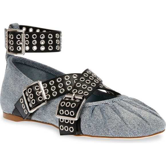 Shoes - Steve Madden Bryar Ankle Strap Flat